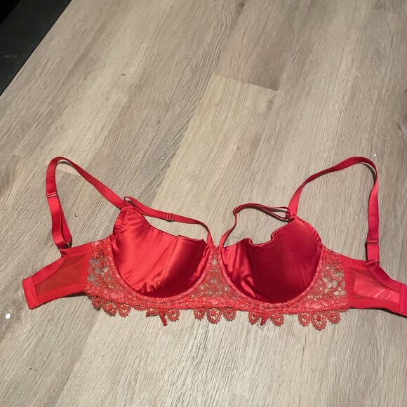 Red Quarter Cup Ilann Lace Bra, 30i - Picture 6 of 8